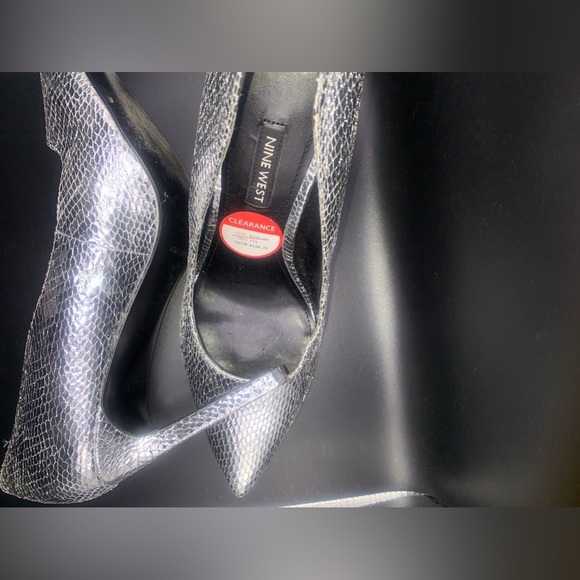 Nine west silver pumps - Picture 2 of 2